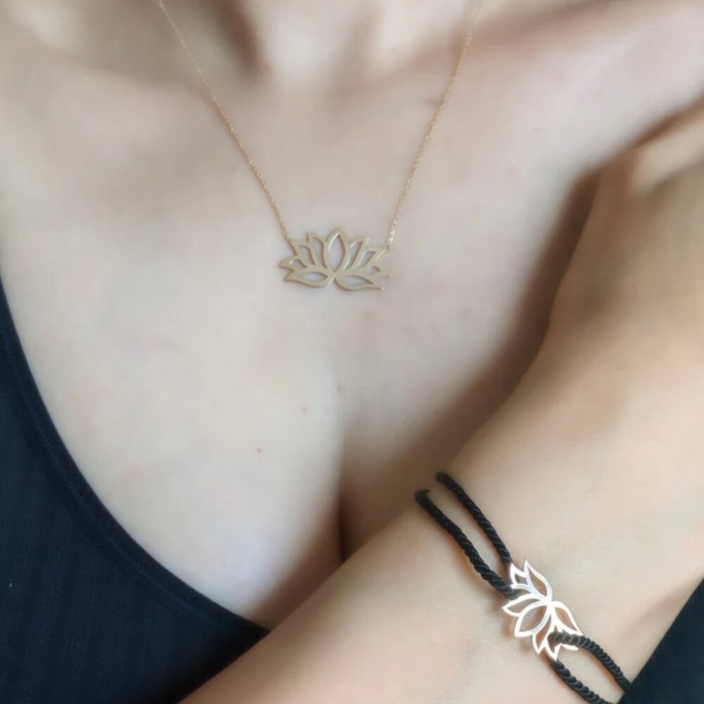 18k Gold lotus Bracelet - Picture 6 of 6
